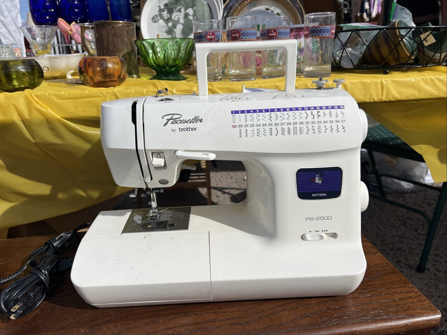 Brother Pacesetter PS-2500 Sewing Machine With Foot Pedal & Owners Manual- Works