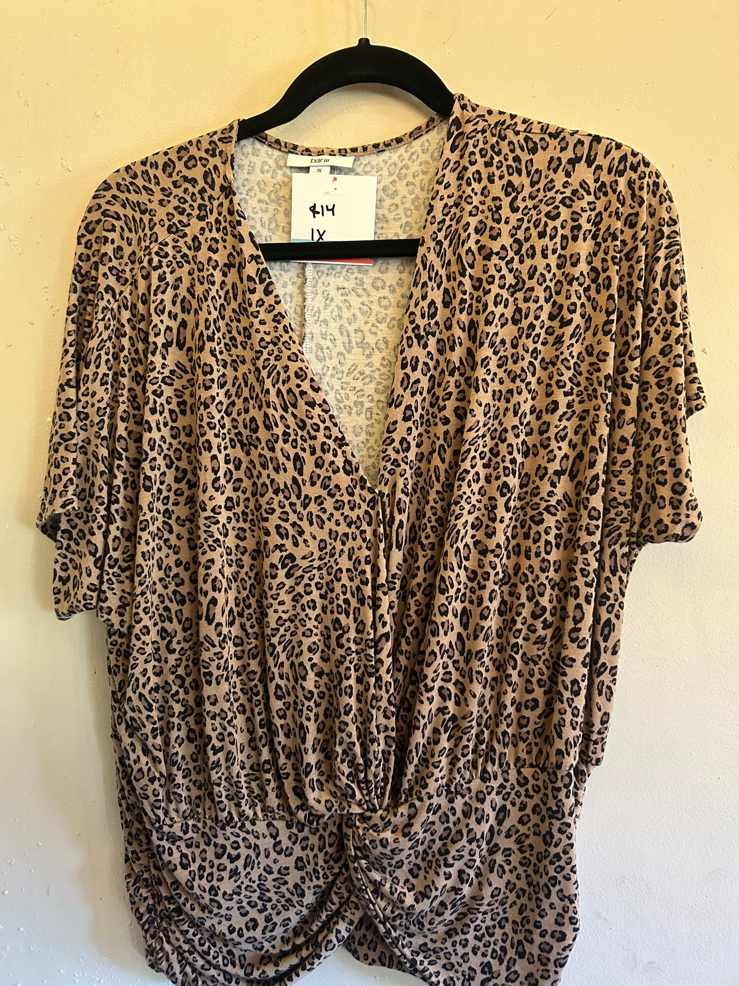 Bar III Leapord print V neck knotted bottom shirt