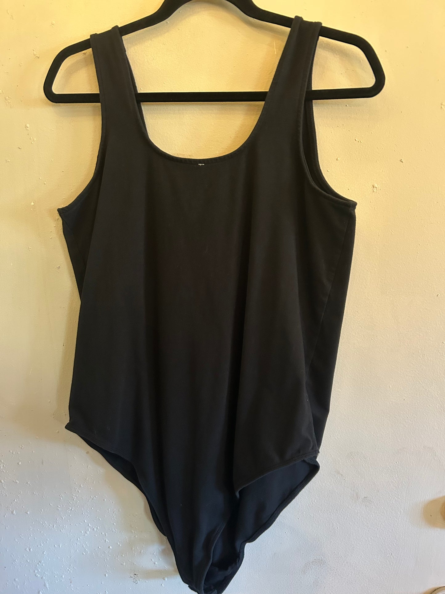 Torrie Black v neck bodysuit