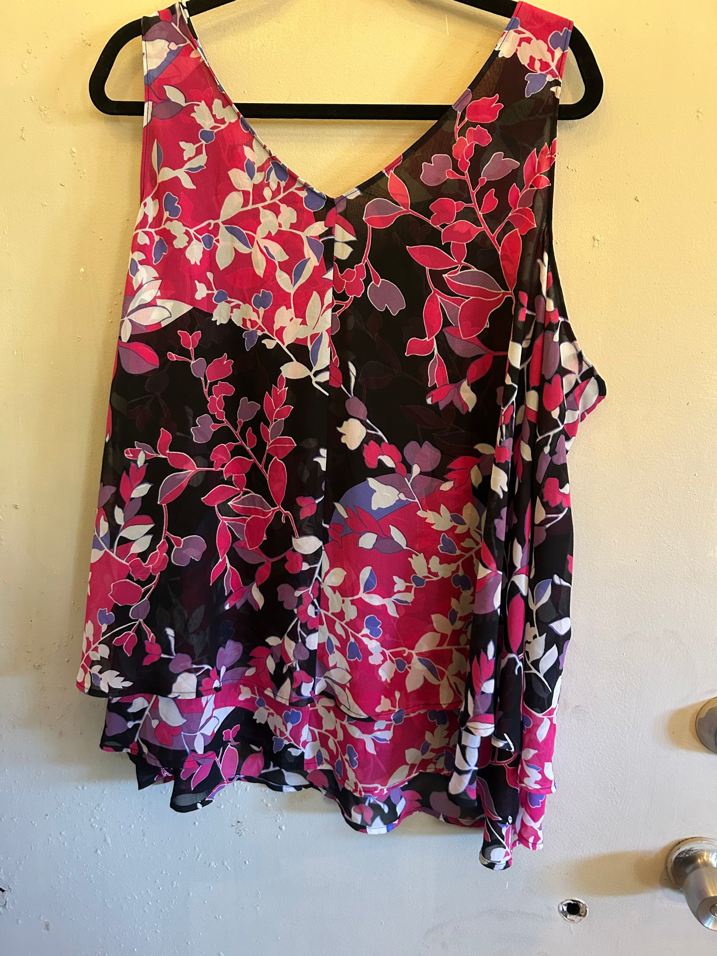 Lane Bryant Pink black v neck sleeveless