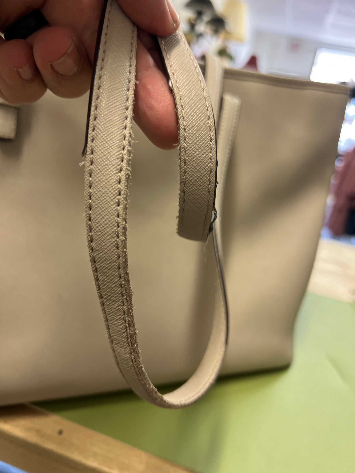 Michael Kors Large Leather Light Cream Tote w/Center Laptop Pocket #3860Q0 CJ00980