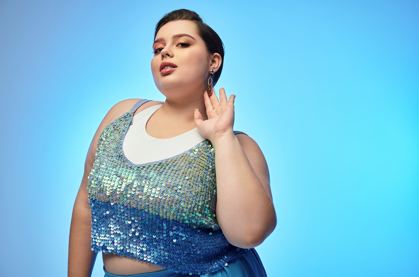 Dopamine Dressing: How to Boost Your Mood with Bold, Plus-Size Summer Fashion