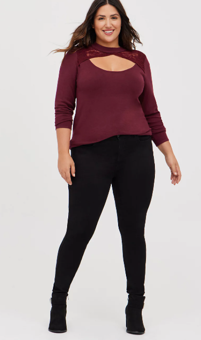 Holiday Party Style: Plus-Size Outfits That Sparkle (Without the Shopping Stress)