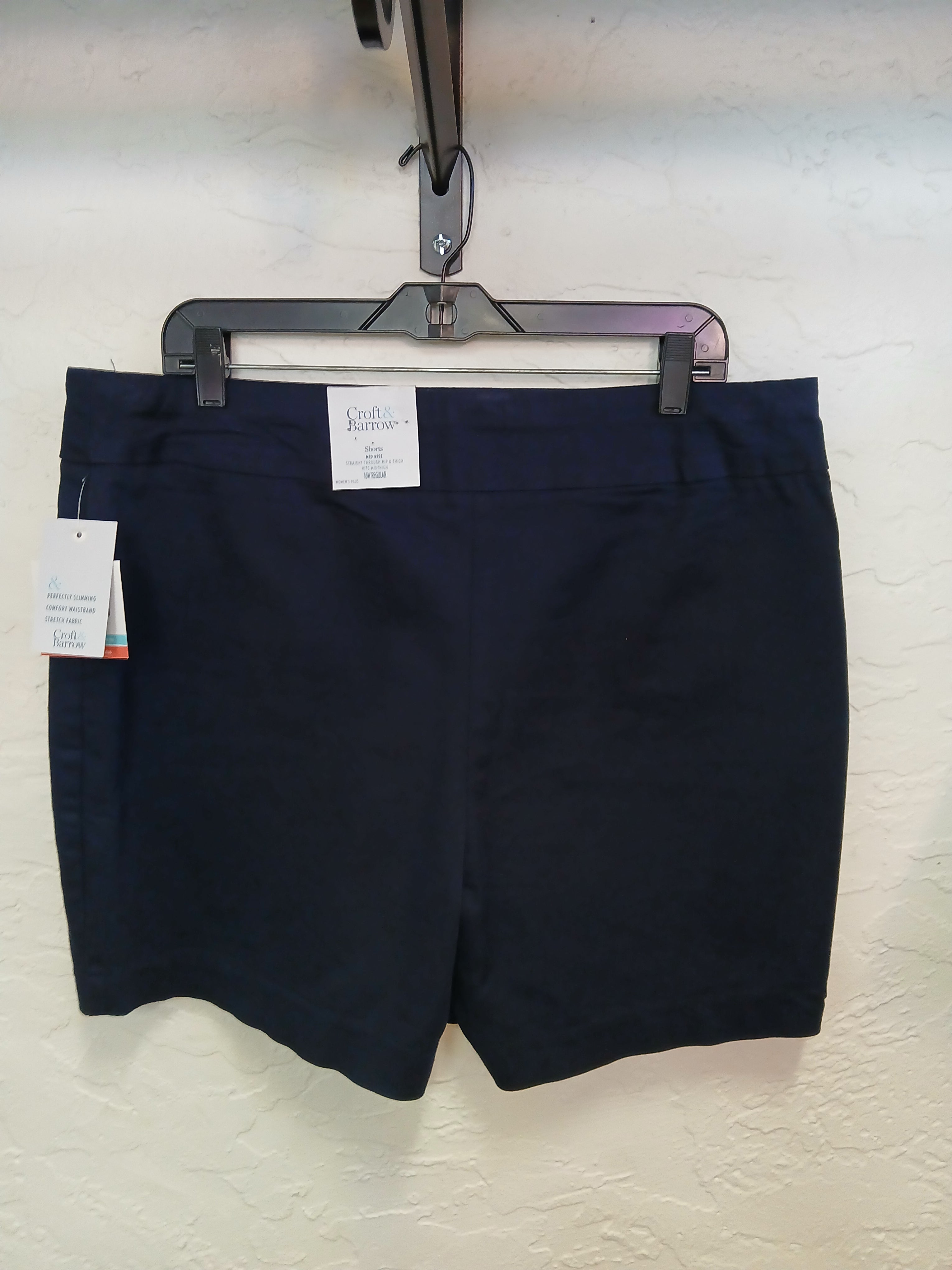 Croft & Barrow NWT Navy Blue Perfectly Slimming Comfort Waistband Stretch Fabric Shorts