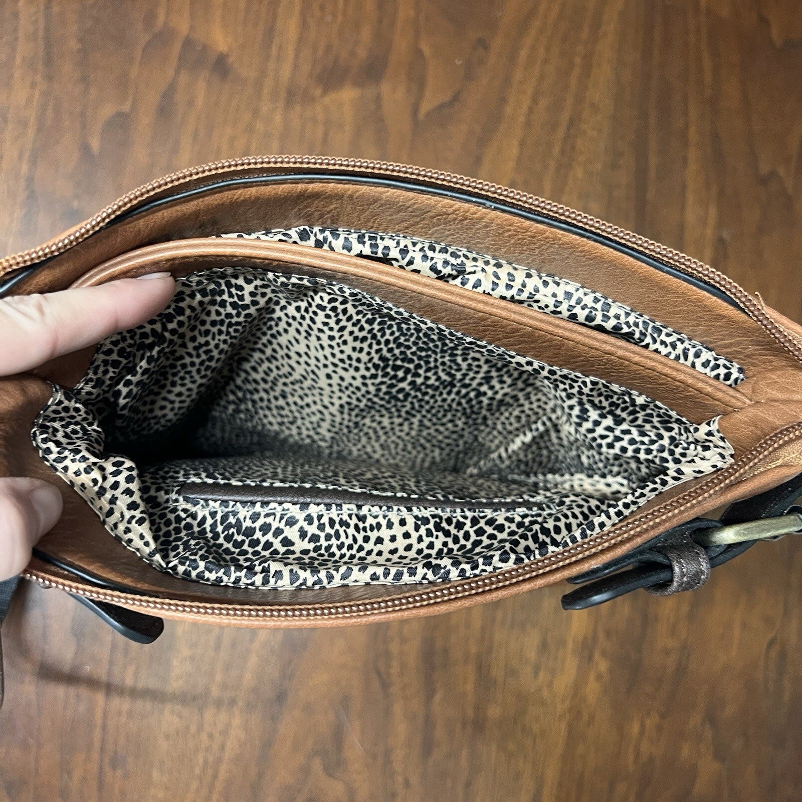 Jessie James Concealed Carry “Hannah” Handgun Crossbody Purse Bag Brown w Keys