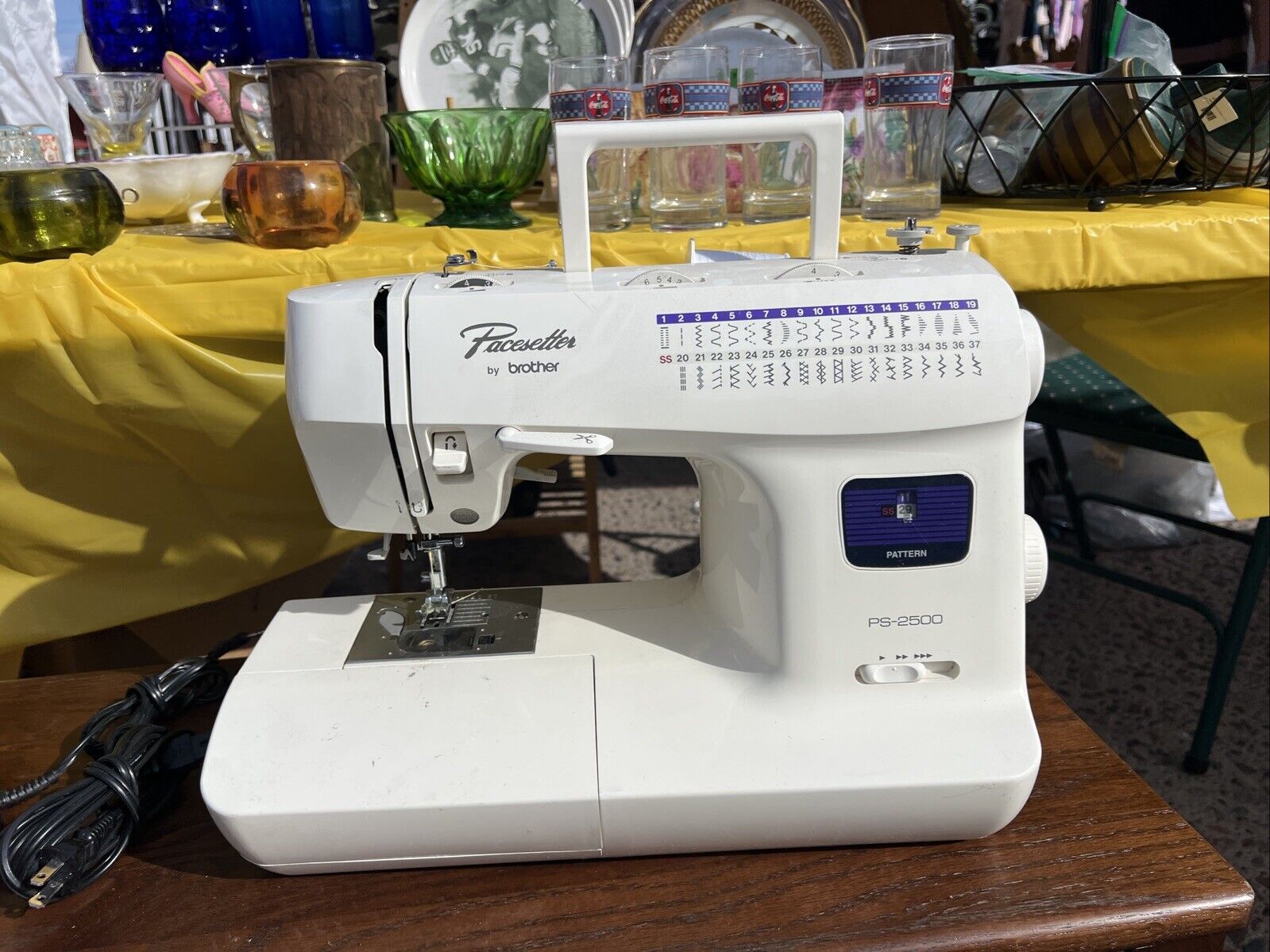 Brother Pacesetter PS-2500 Sewing Machine With Foot Pedal & Owners Manual- Works
