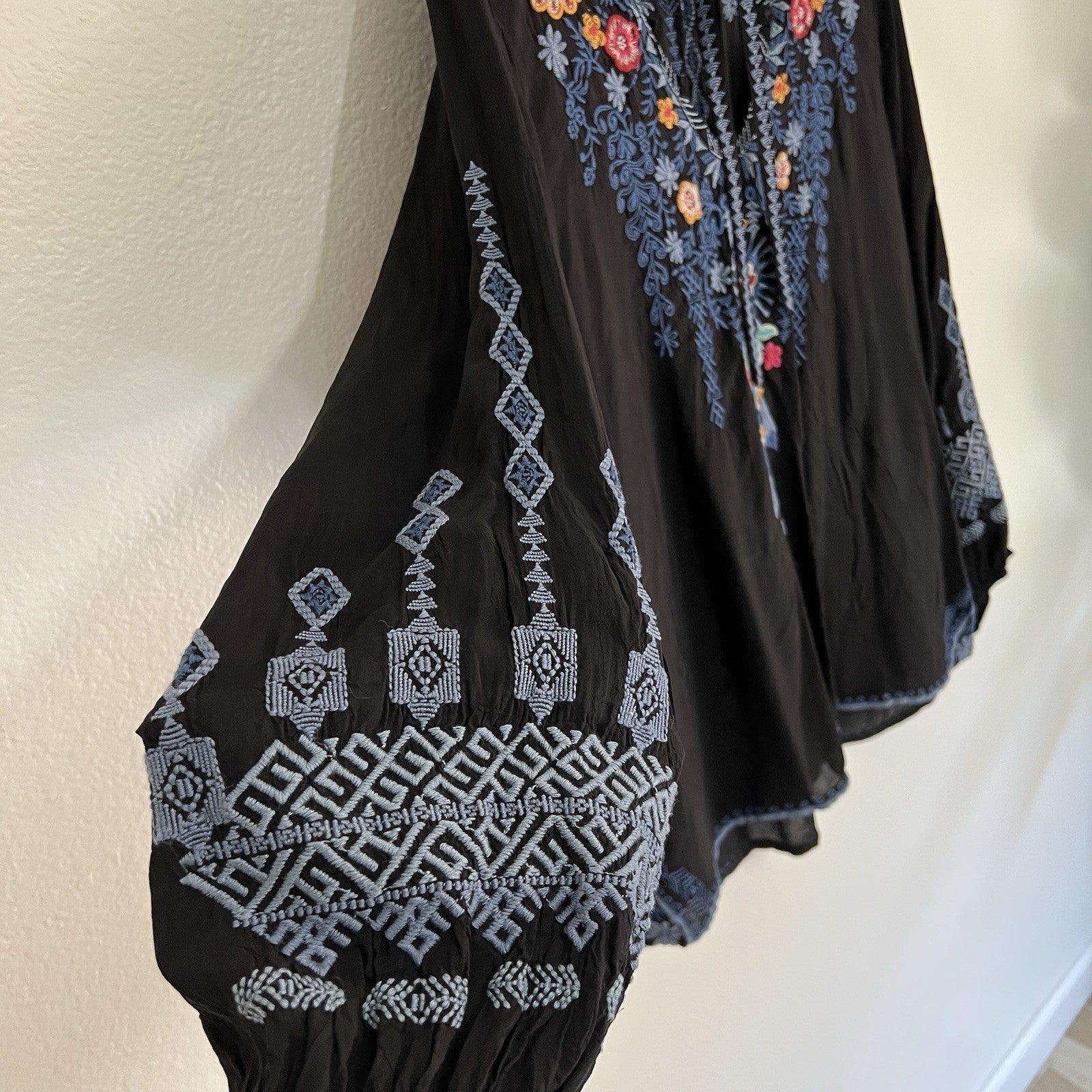 Johnny Was Chelsea Black Embroidered XL Blouse