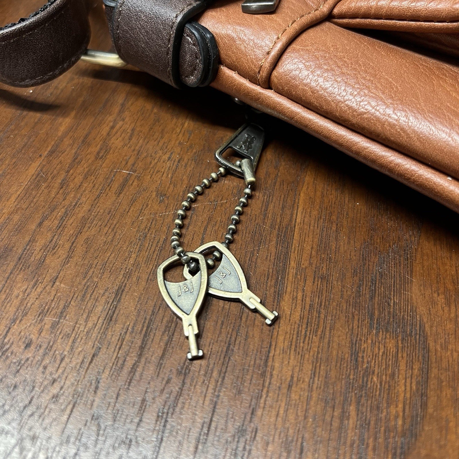 Jessie James Concealed Carry “Hannah” Handgun Crossbody Purse Bag Brown w Keys