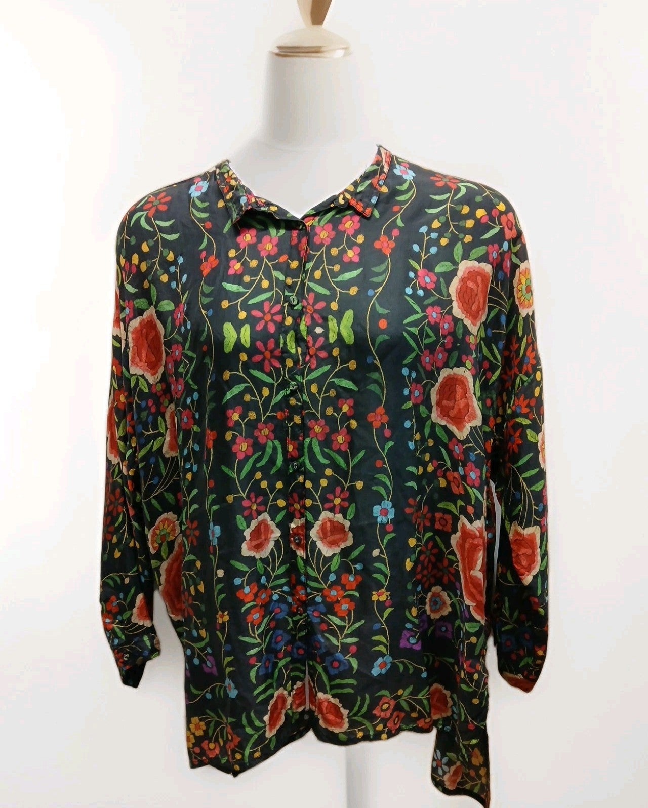 Johnny Was XL Silk Floral Pattern Button Up Collared Blouse
