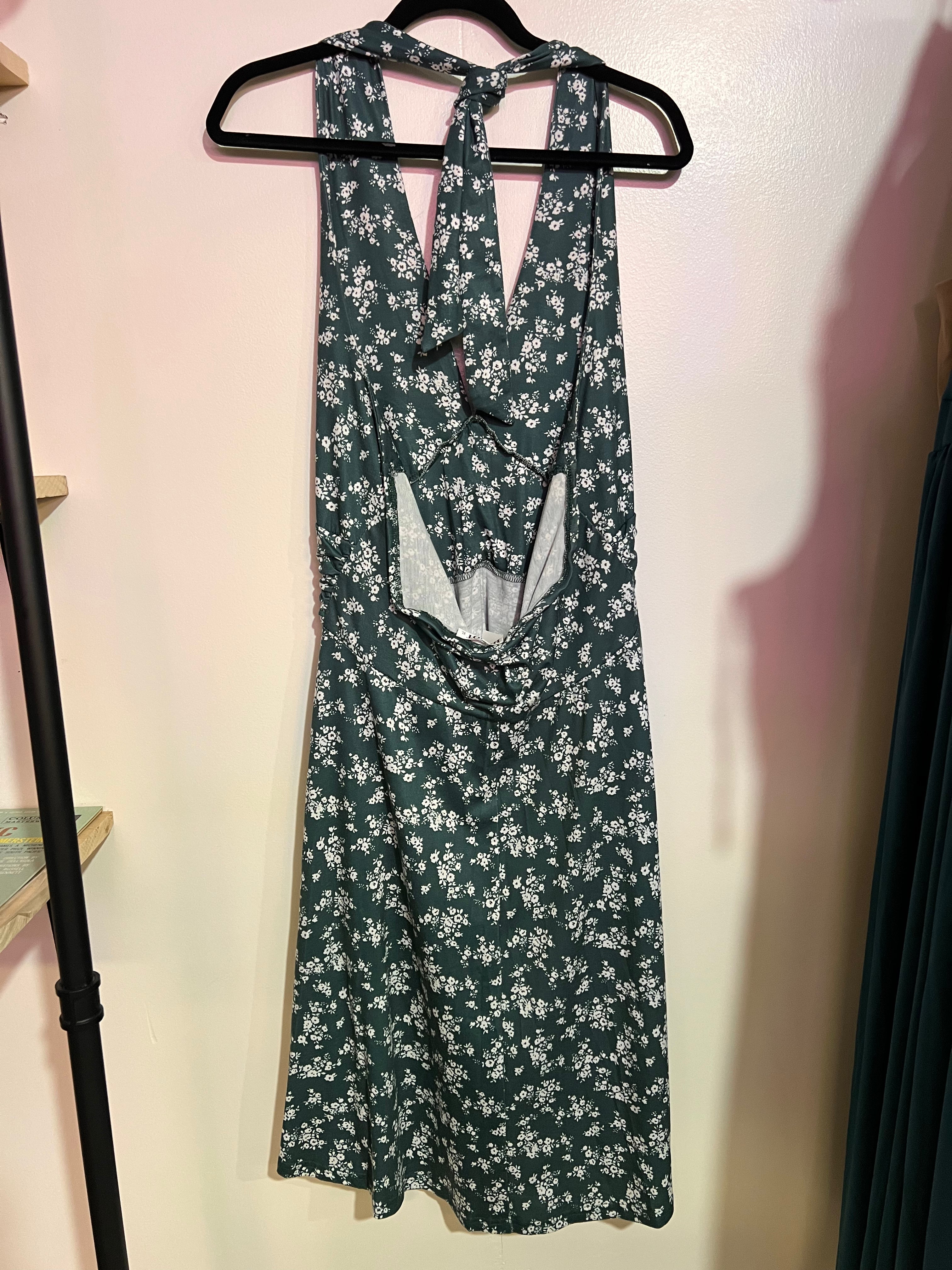 HuHot Green Floral Pattern Low Back Dress