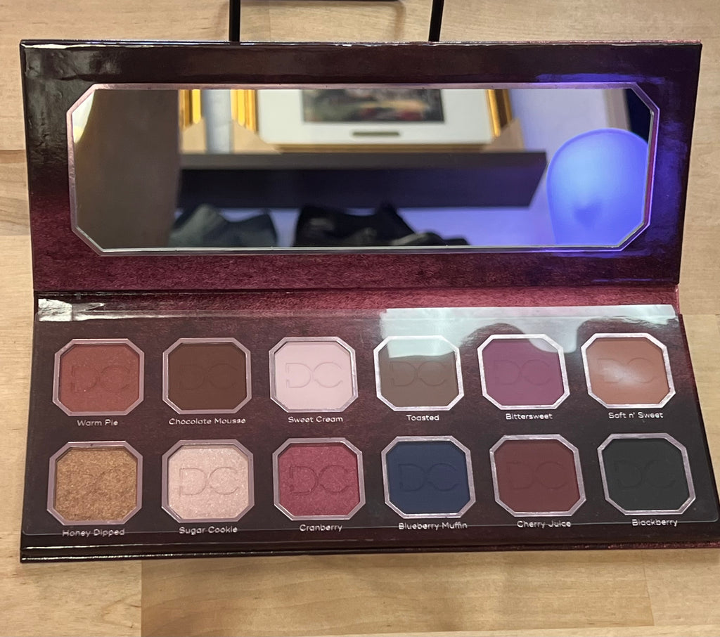 Dominique Cosmetics 12 Pan Colour Palette