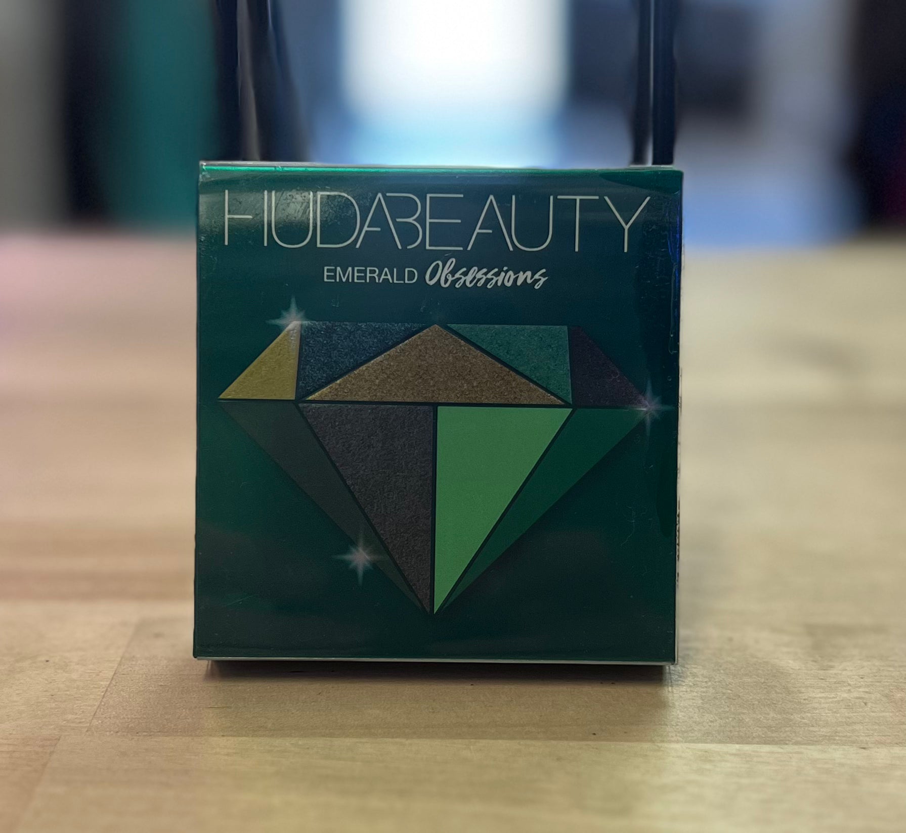 HudaBeauty Obsessions Eye Shadow 9 Pan Colour Palette