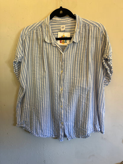 Gap Blue And White Vertical Stripe Button Down