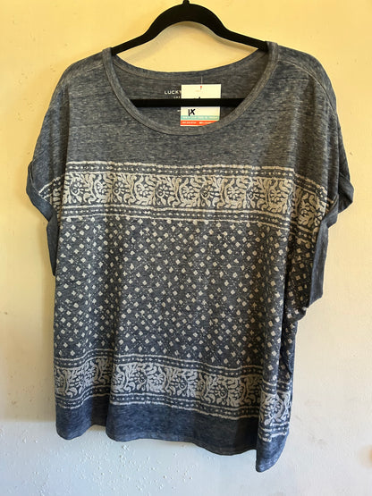 Lucky Blue white pattern tshirt - lucky