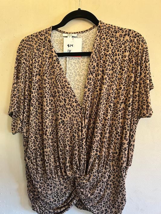 Bar III Leapord print V neck knotted bottom shirt
