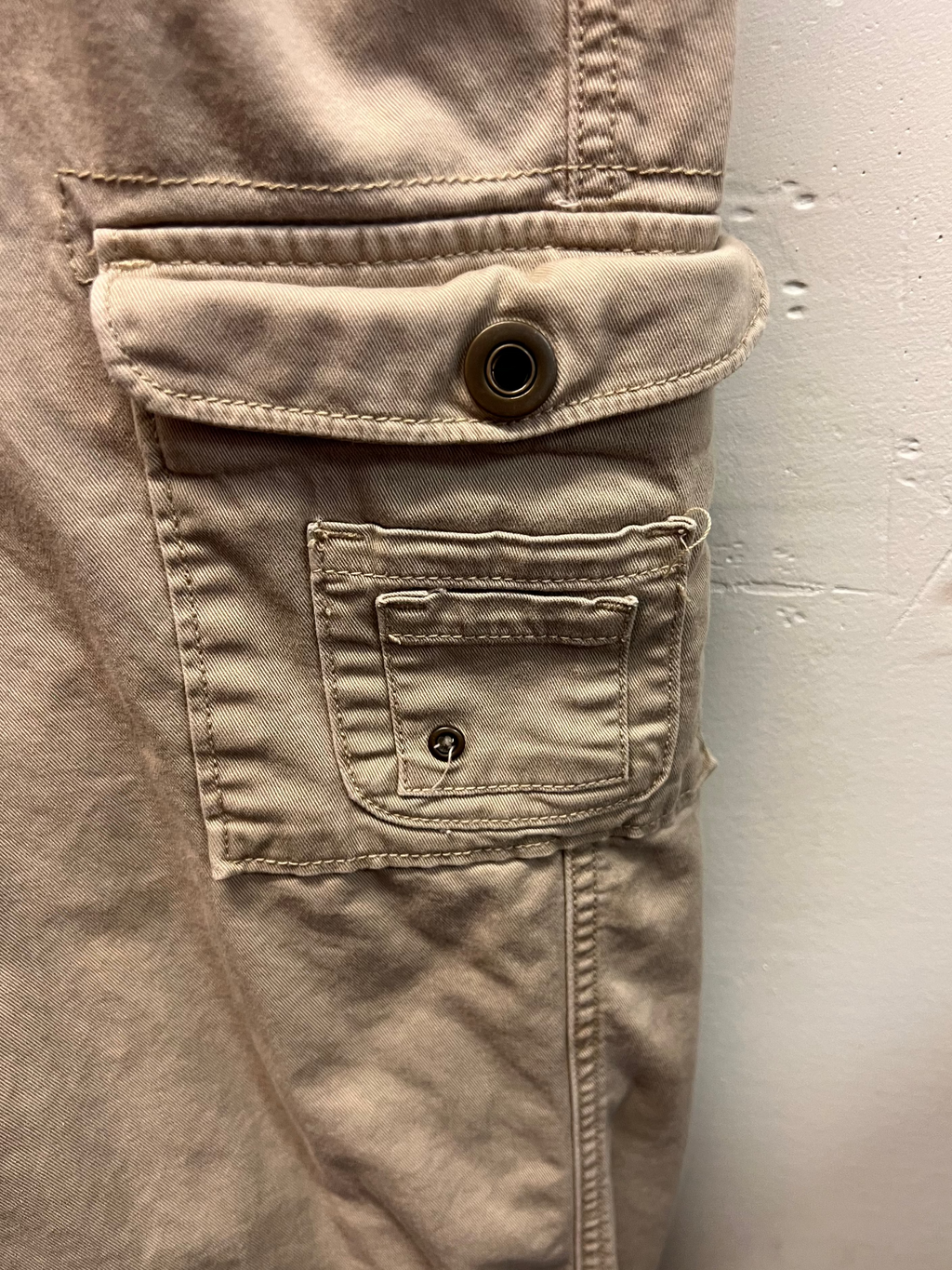 Lee Khaki Comfort Wash Cargo Pants w/ Roll Up Bottoms