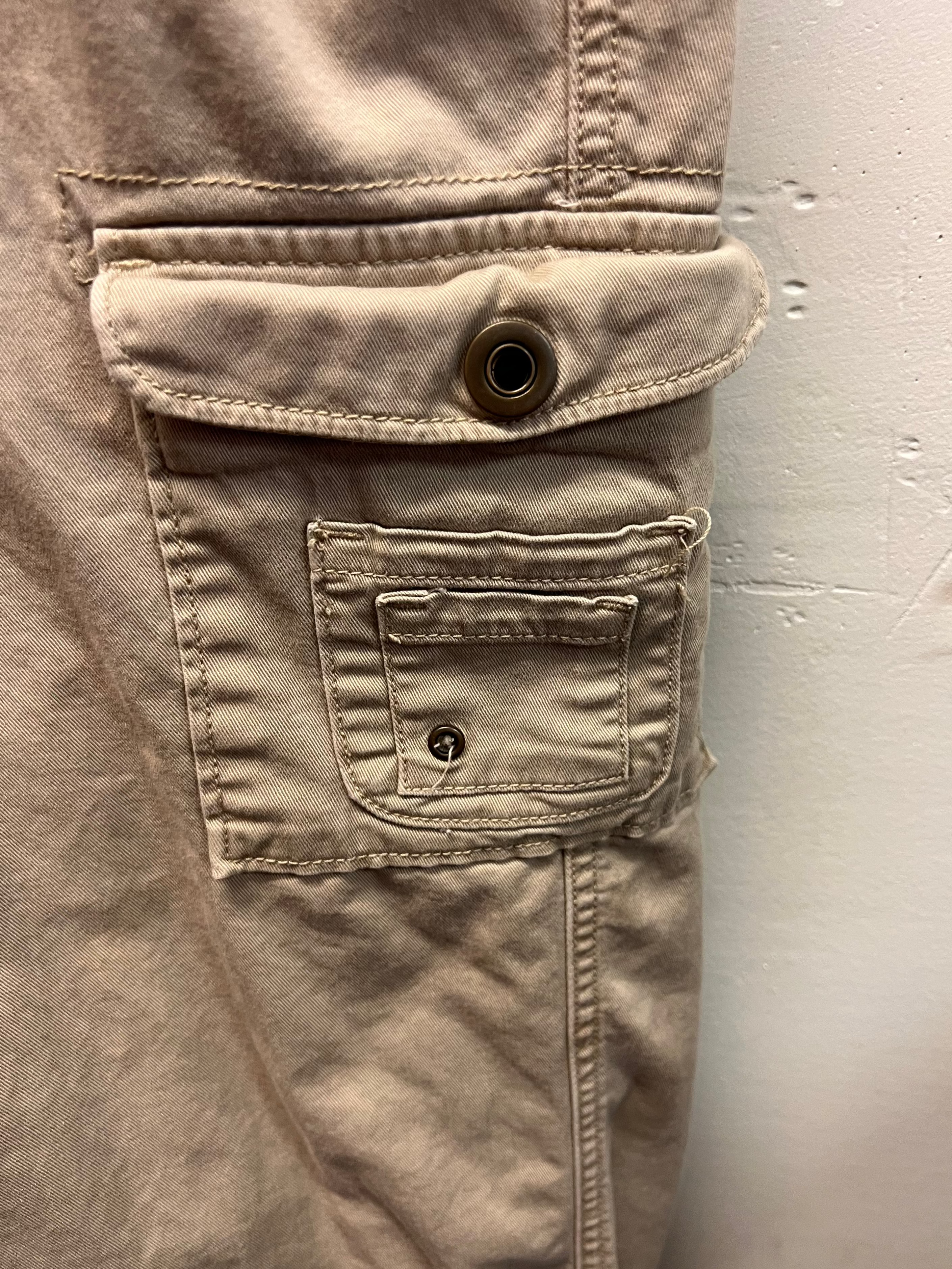 Lee Khaki Comfort Wash Cargo Pants w/ Roll Up Bottoms