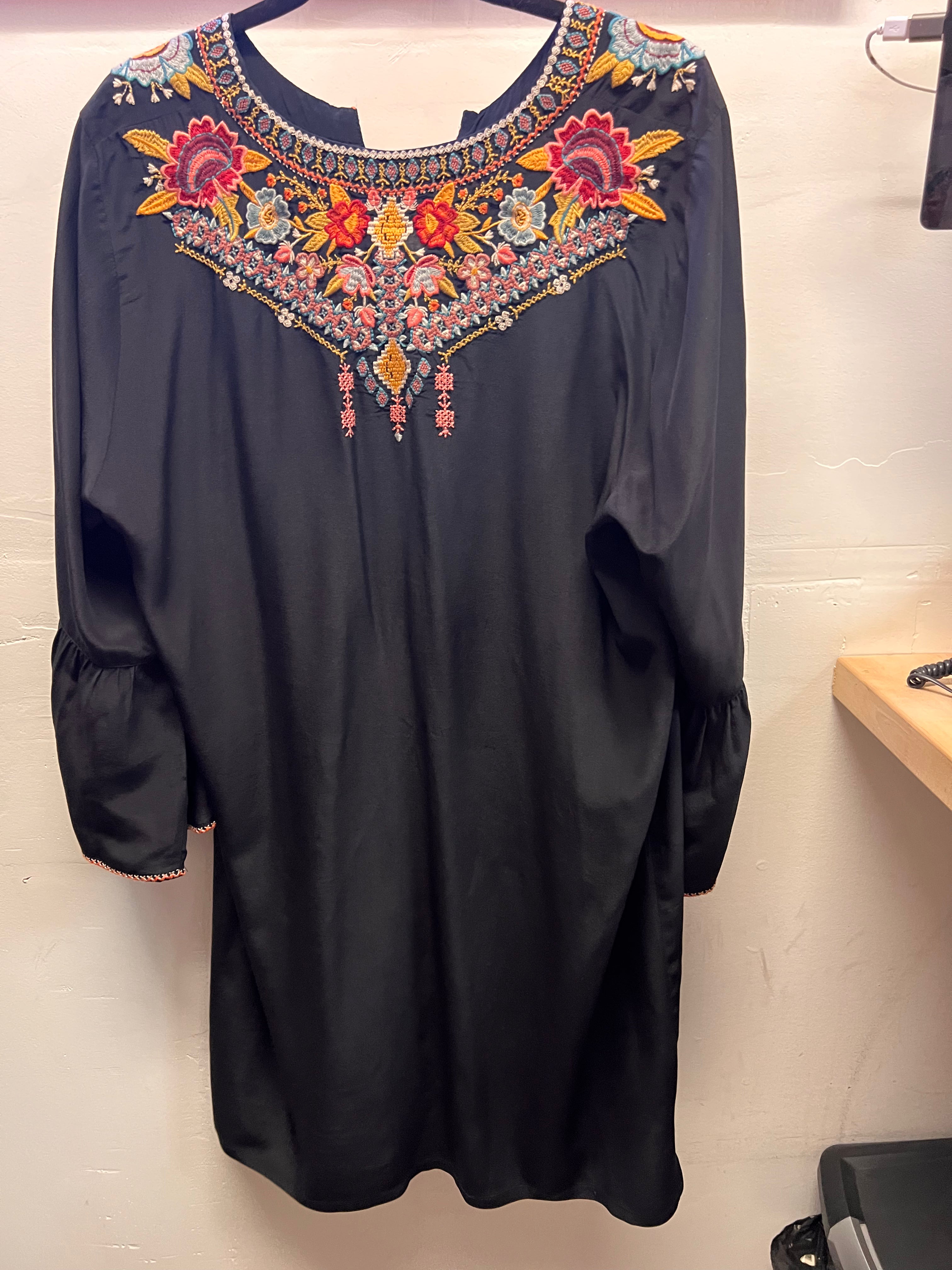 Johnny Was Black Flowing 3/4 Sleeve Embroidered BLouse
