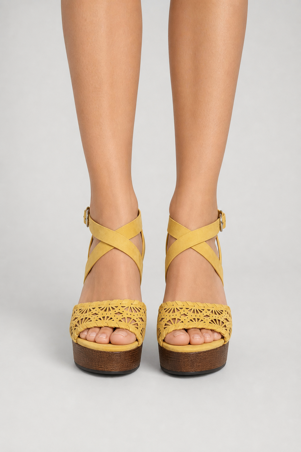 Indigo rd. Women's Yellow Wedge Heel Size 8.5M