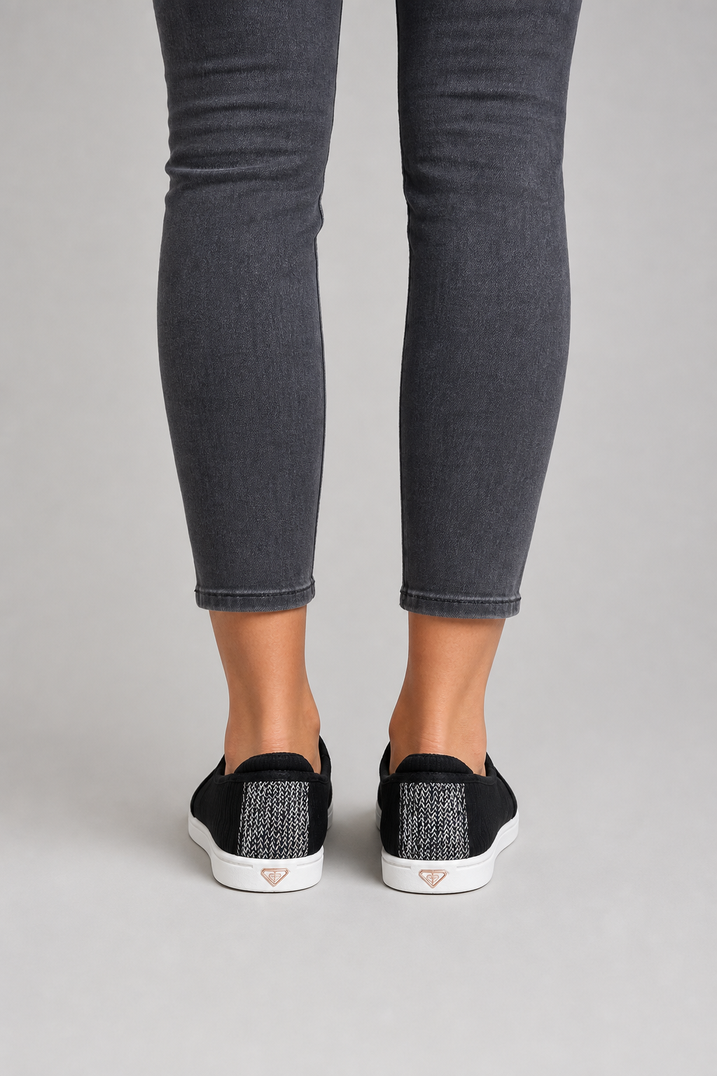 NWT ROXY Black Minnow VII Slip On Shoes