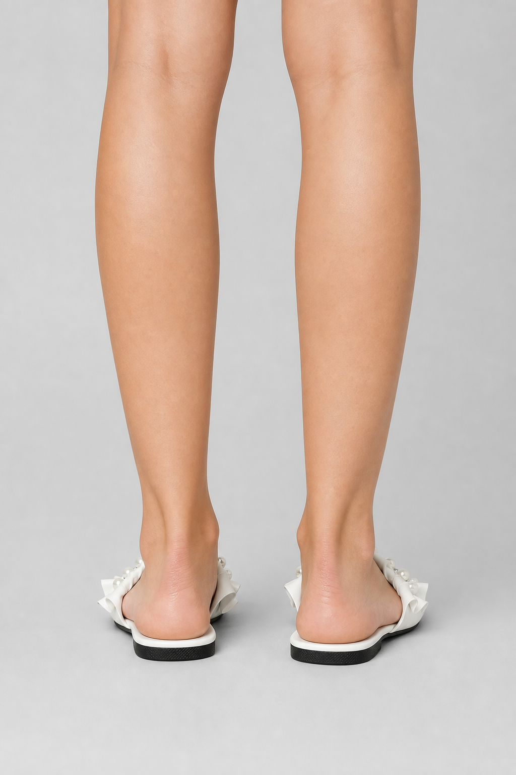 White Flats Sandals with Ruffles and Pearls